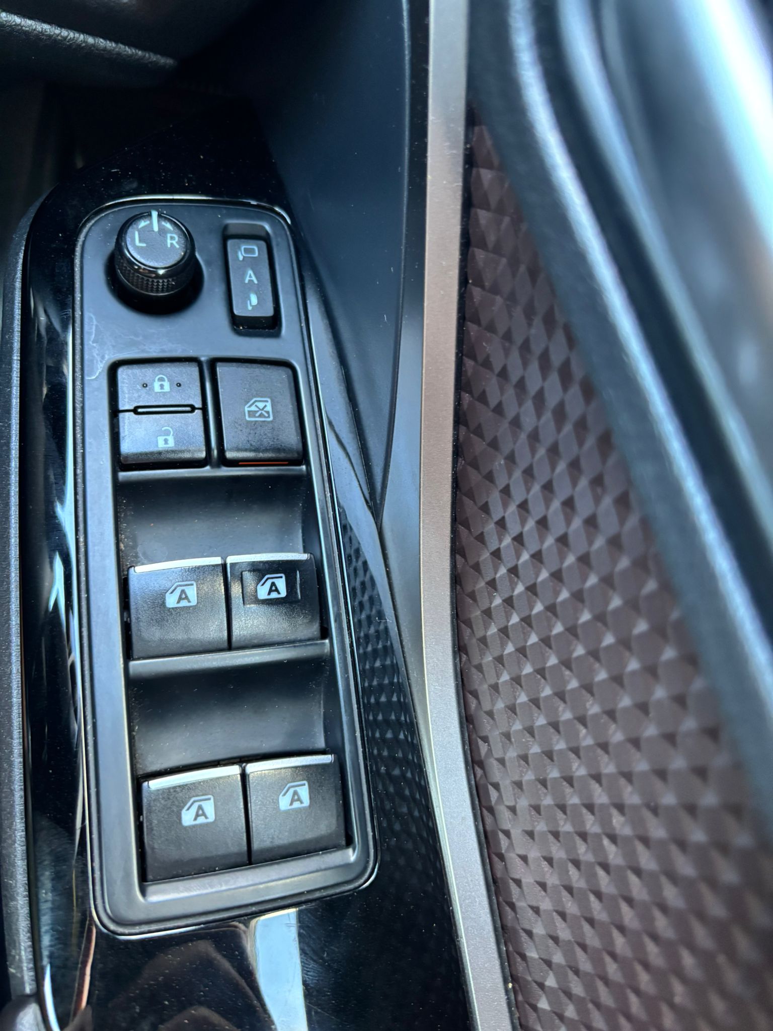 Toyota C-HR 1.8VVT-h Brothers Car Sales 